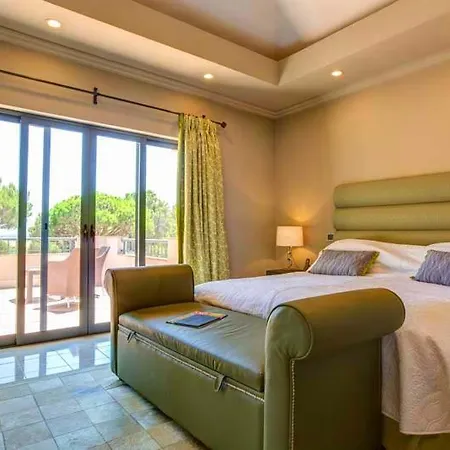 Sleeps 8 With Pool Air Con And Wifi * Vale do Lobo