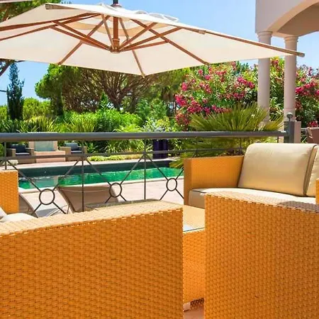 Sleeps 8 With Pool Air Con And Wifi * Vale do Lobo