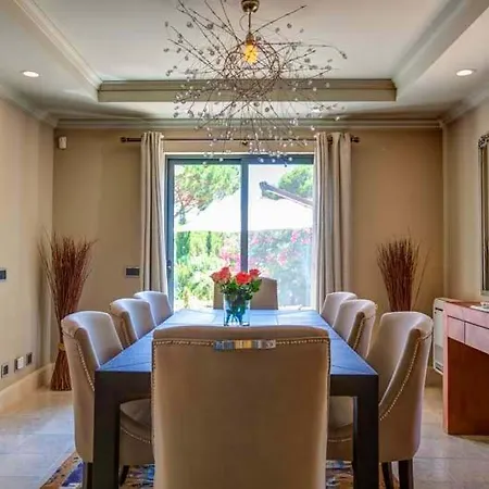 Sleeps 8 With Pool Air Con And Wifi Villa Vale do Lobo