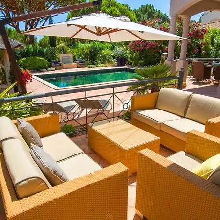 Villa Sleeps 8 With Pool Air Con And Wifi Vale do Lobo