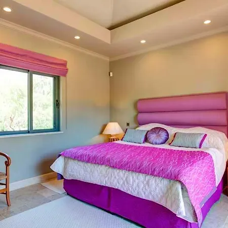 Sleeps 8 With Pool Air Con And Wifi *